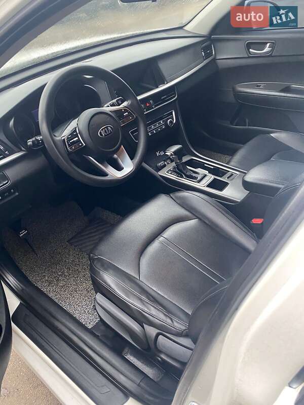 Седан Kia K5 2018 в Киеве