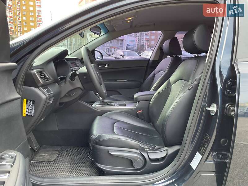 Седан Kia K5 2016 в Киеве