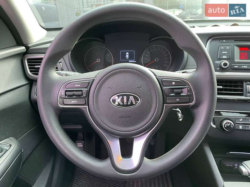 Седан Kia K5 2016 в Киеве