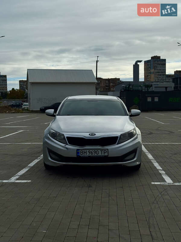 Седан Kia K5 2012 в Одесі