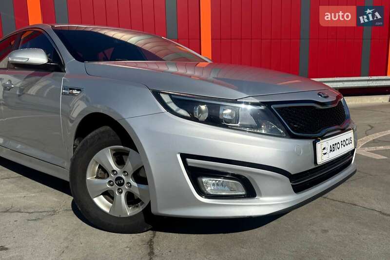 Седан Kia K5 2014 в Киеве