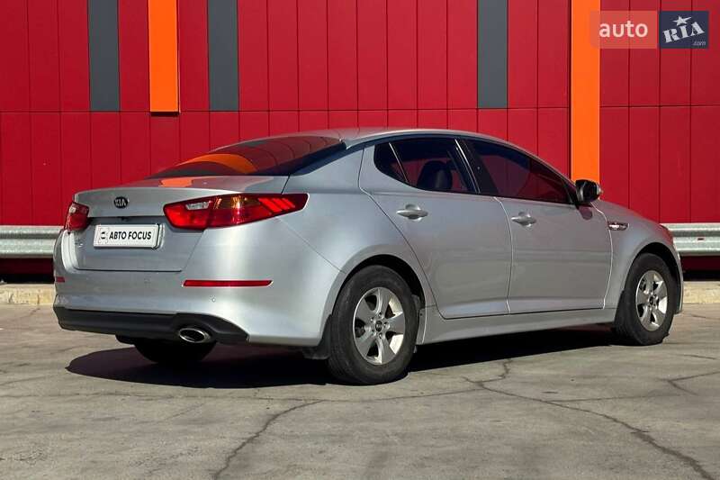 Седан Kia K5 2014 в Киеве