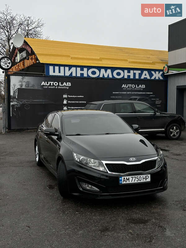 Седан Kia K5 2010 в Житомирі