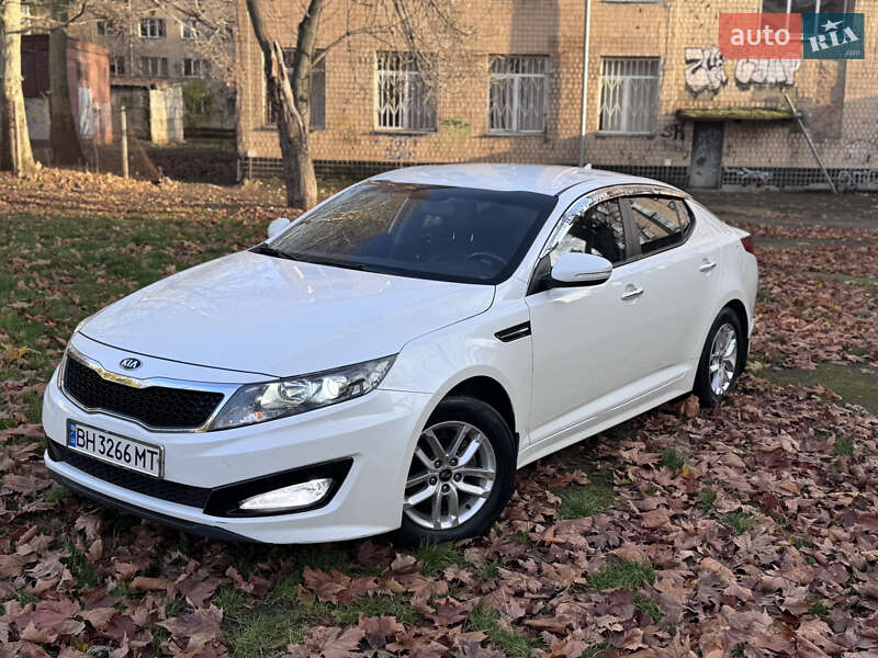 Седан Kia K5 2012 в Одесі