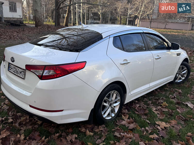 Седан Kia K5 2012 в Одесі