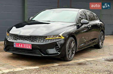 Седан Kia K5 2020 в Чернівцях