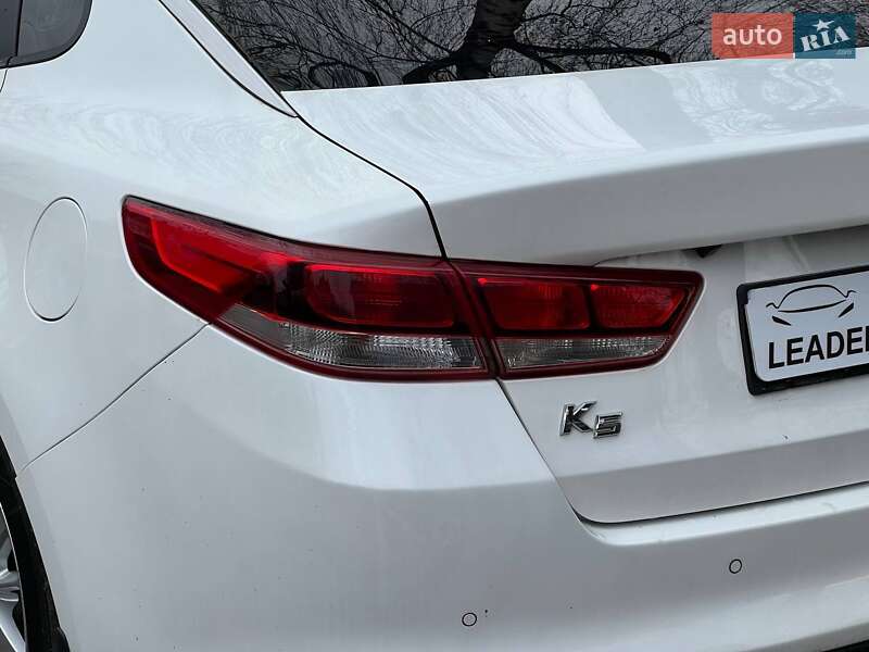Седан Kia K5 2015 в Харкові