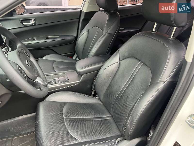 Седан Kia K5 2015 в Харкові