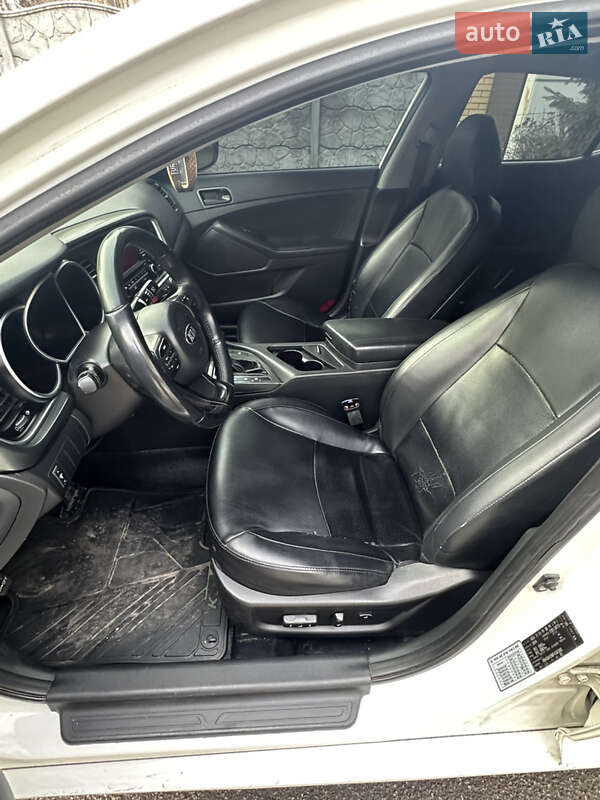 Седан Kia K5 2014 в Києві