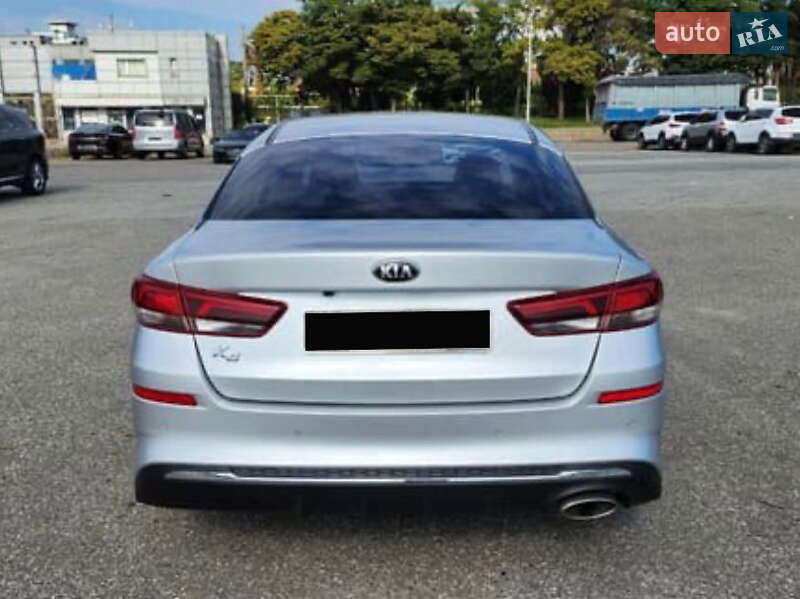 Седан Kia K5 2018 в Києві