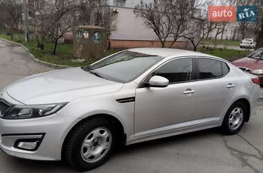 Седан Kia K5 2014 в Киеве