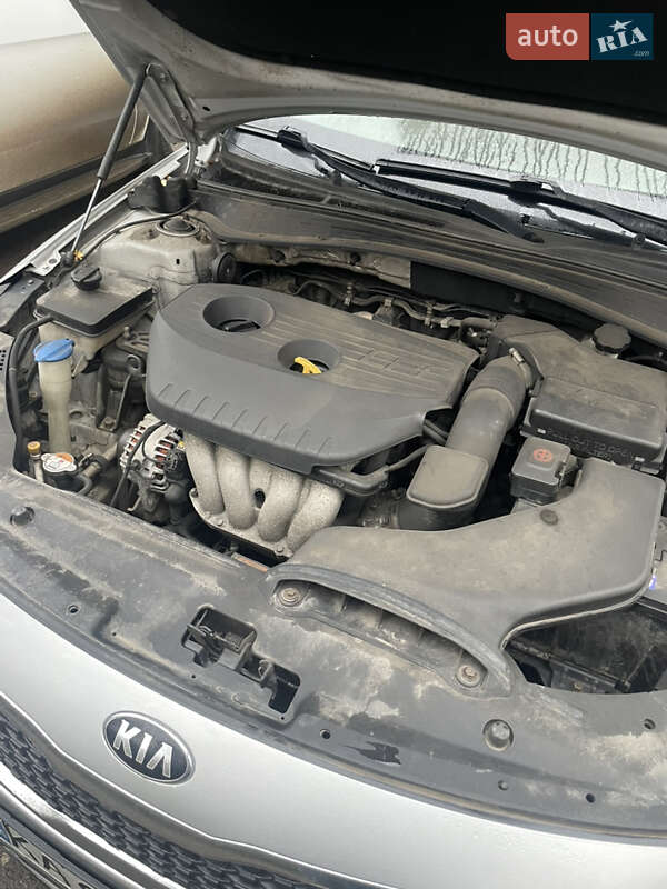 Седан Kia K5 2016 в Харькове