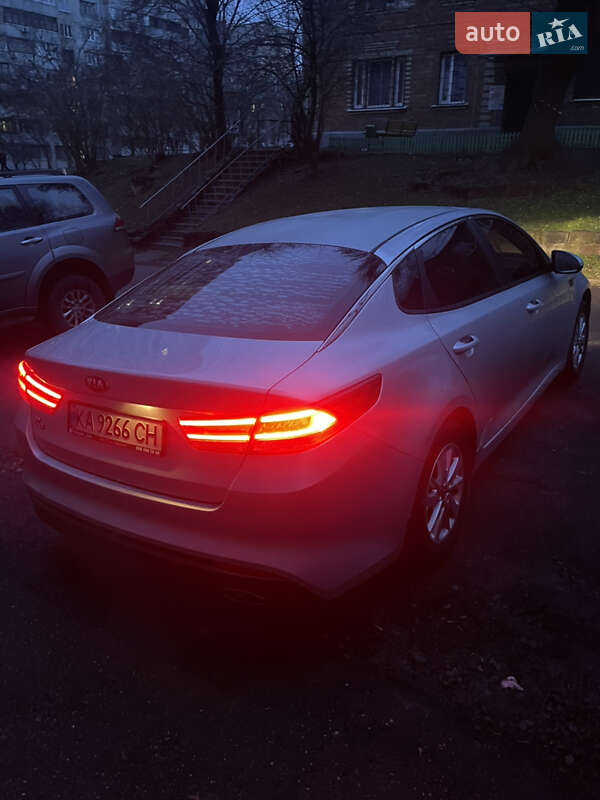 Седан Kia K5 2016 в Харькове