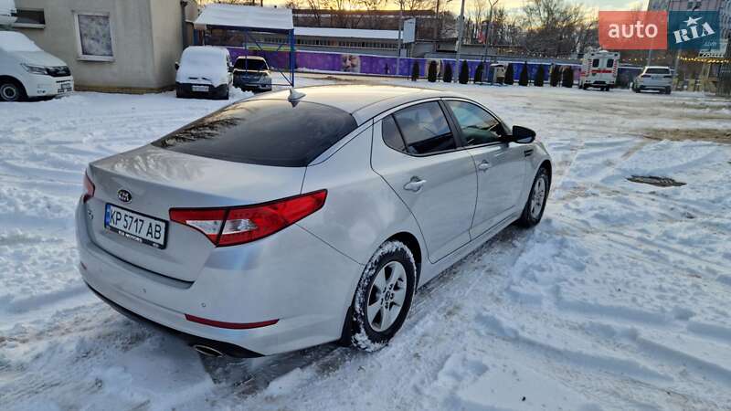 Седан Kia K5 2013 в Запоріжжі