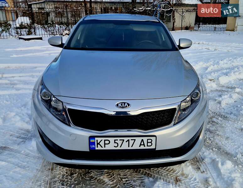 Седан Kia K5 2013 в Запоріжжі