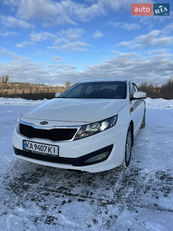 Седан Kia K5 2013 в Києві