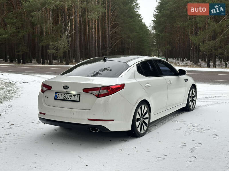 Седан Kia K5 2012 в Киеве