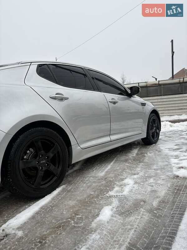 Седан Kia K5 2013 в Вінниці