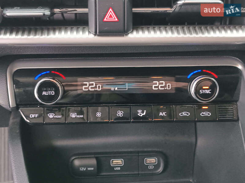 Седан Kia K5 2020 в Львове