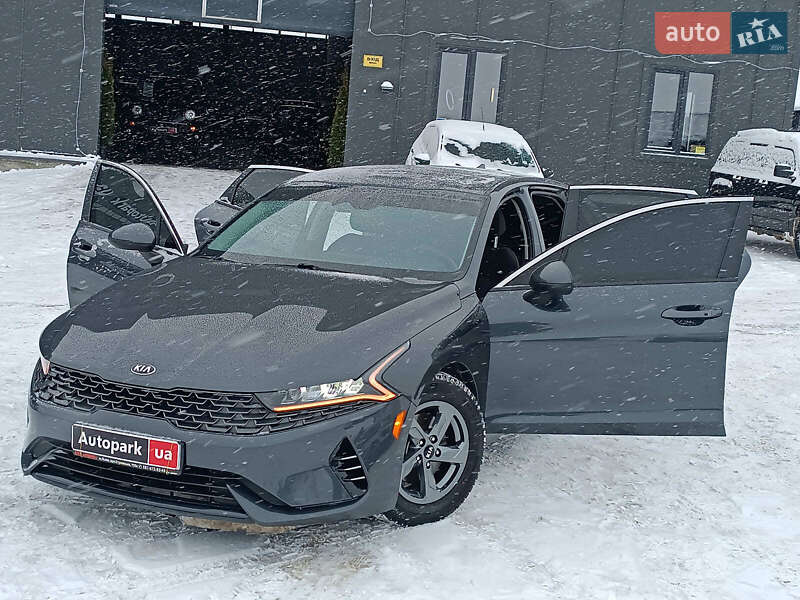 Седан Kia K5 2020 в Львове
