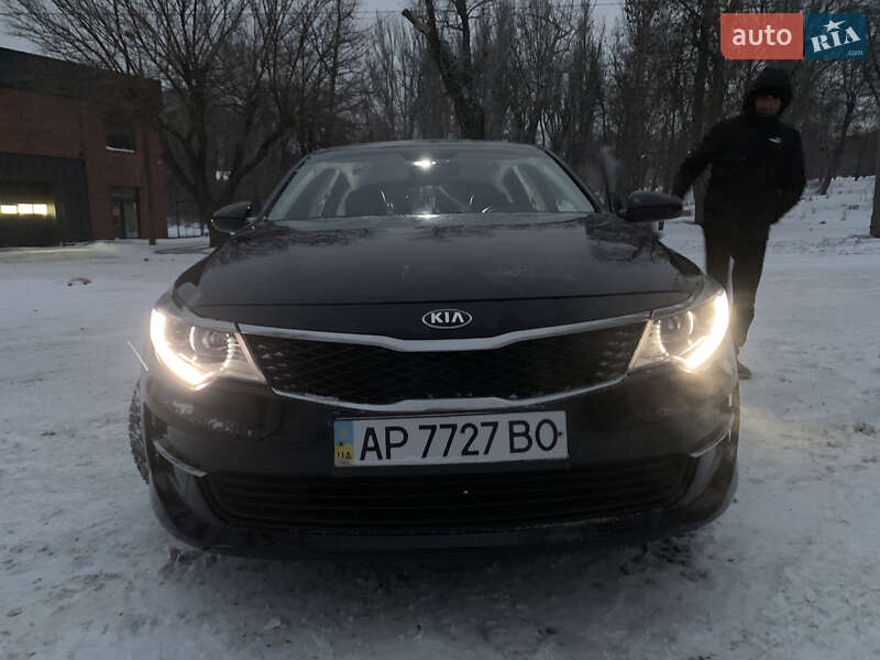 Седан Kia K5 2015 в Запоріжжі