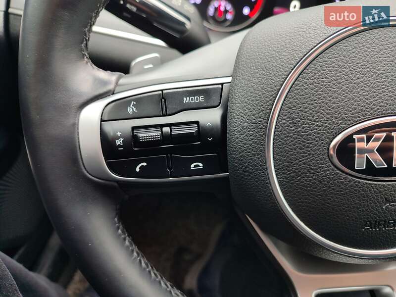 Седан Kia K5 2020 в Запорожье
