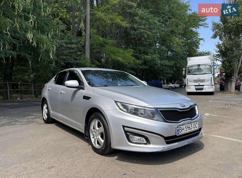 Седан Kia K5 2014 в Одессе