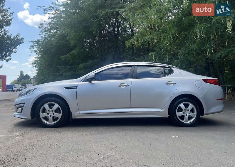 Седан Kia K5 2014 в Одессе