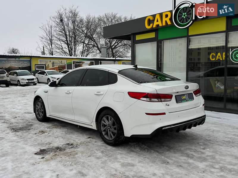 Седан Kia K5 2018 в Киеве