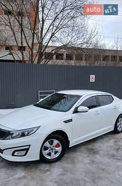 Седан Kia K5 2014 в Львові