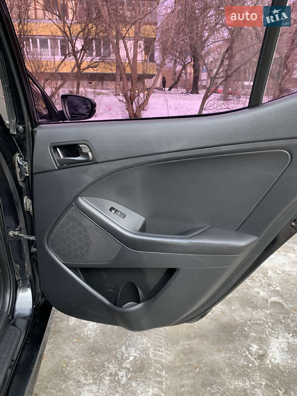 Седан Kia K5 2014 в Києві фото 18 Седан Kia K5 2014 в Києві