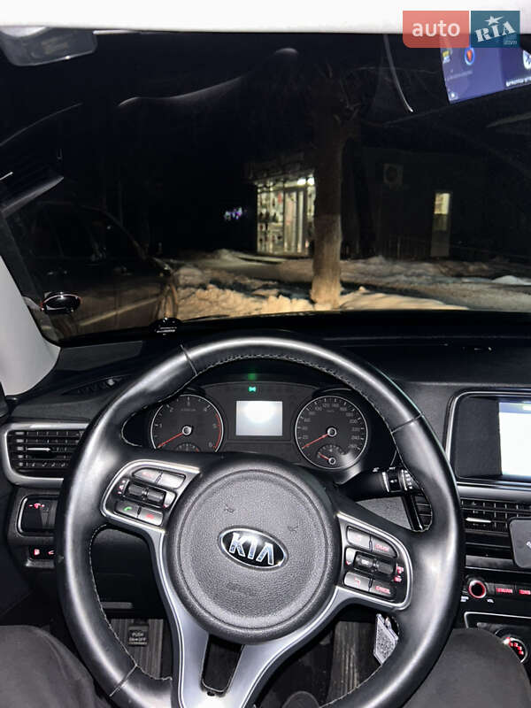 Седан Kia K5 2015 в Виннице