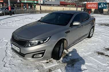 Седан Kia K5 2014 в Днепре