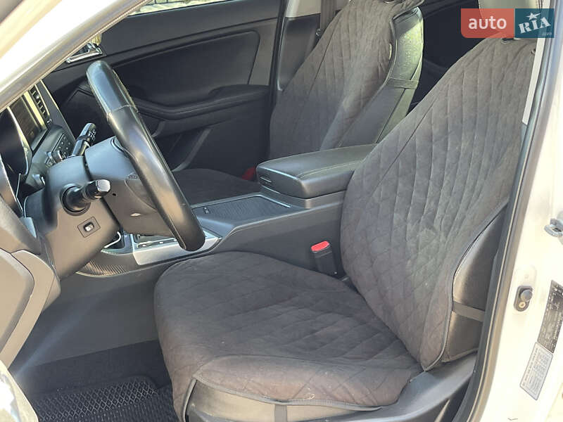 Седан Kia K5 2011 в Киеве