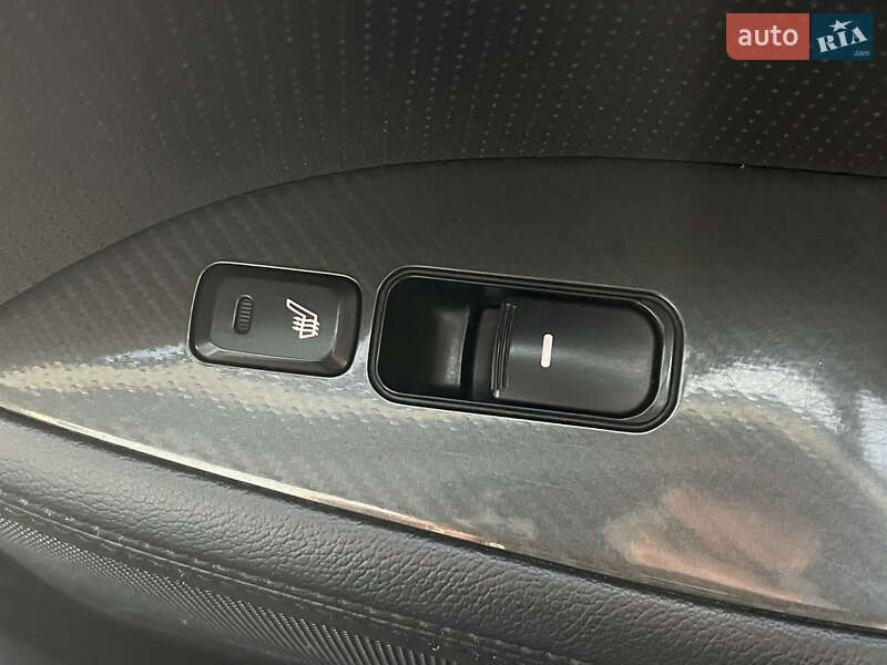 Седан Kia K5 2011 в Киеве