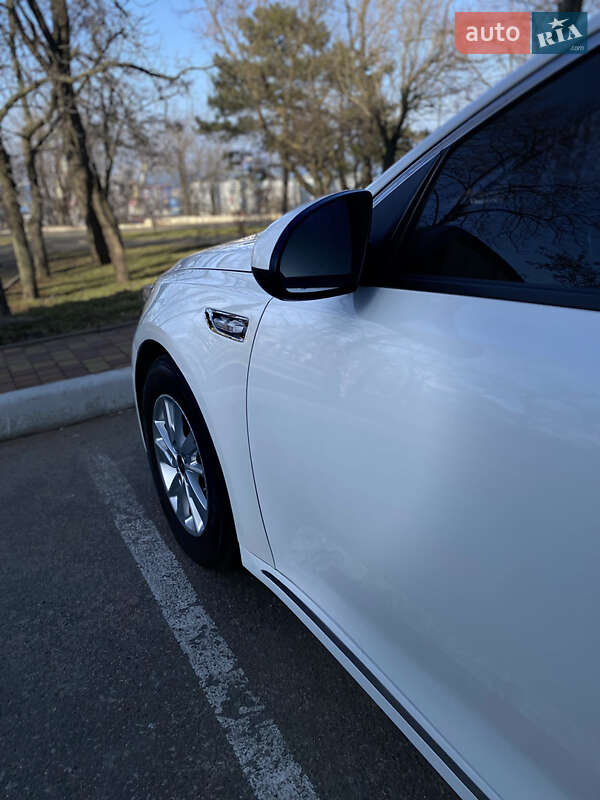Седан Kia K5 2017 в Одесі