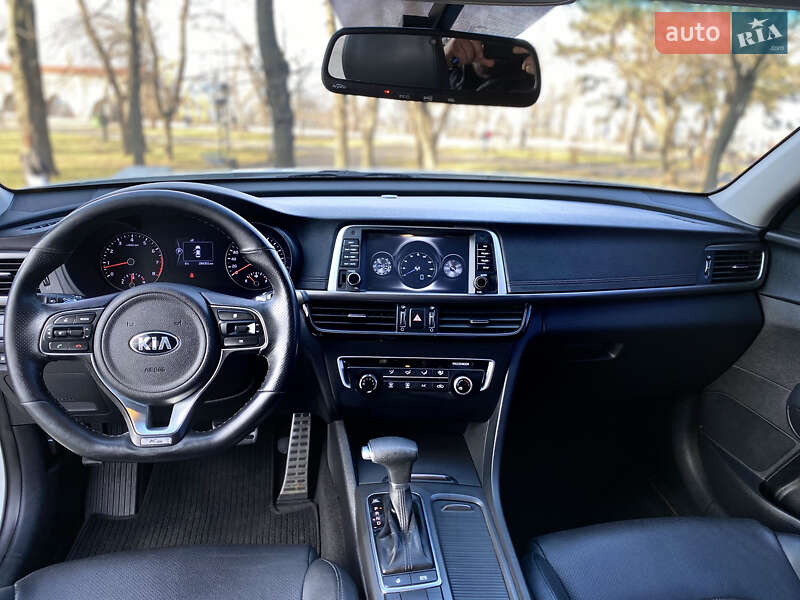Седан Kia K5 2017 в Одесі