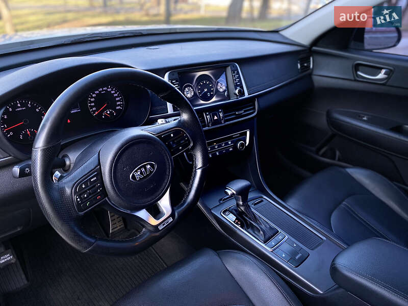 Седан Kia K5 2017 в Одесі