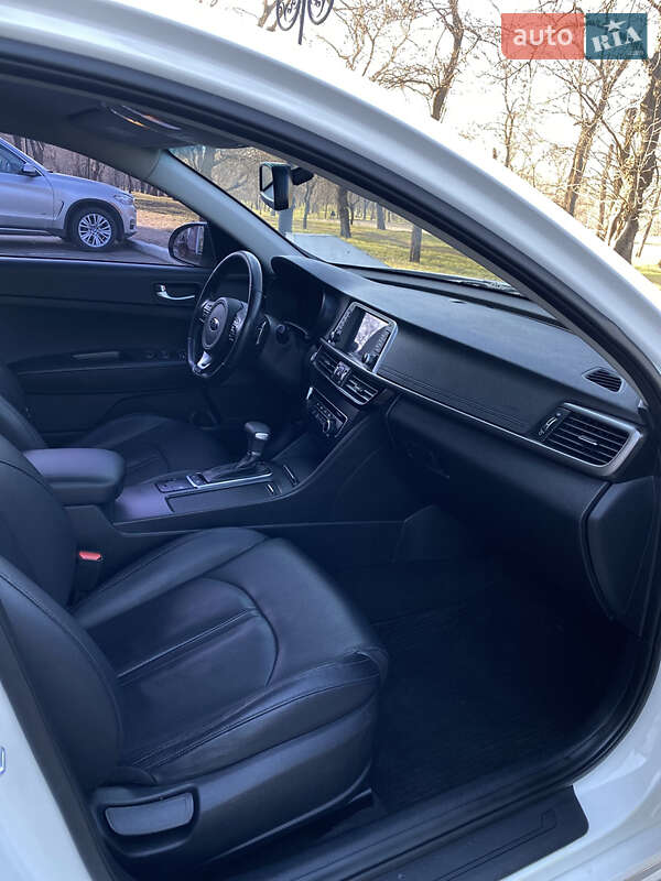 Седан Kia K5 2017 в Одесі