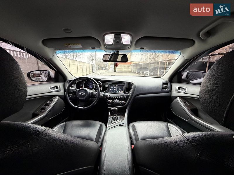 Седан Kia K5 2013 в Кривом Роге