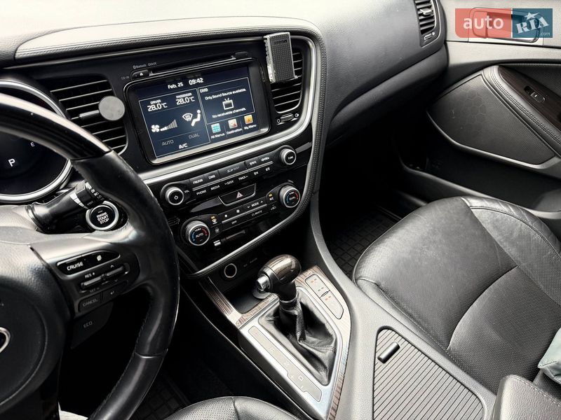 Седан Kia K5 2013 в Кривом Роге