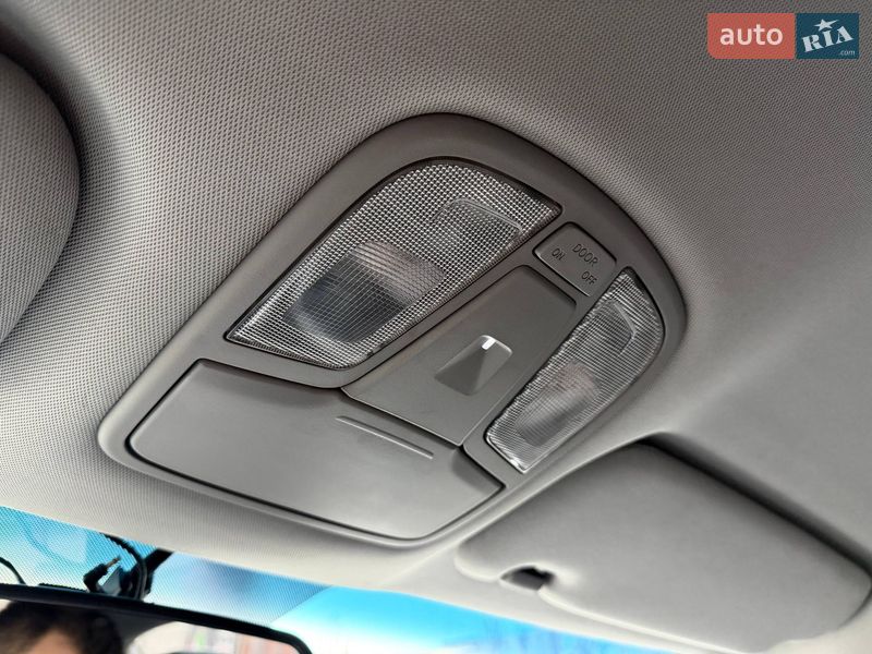 Седан Kia K5 2013 в Кривом Роге