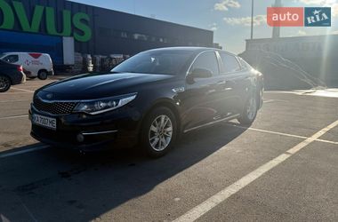 Седан Kia K5 2016 в Киеве