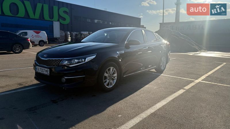 Седан Kia K5 2016 в Киеве