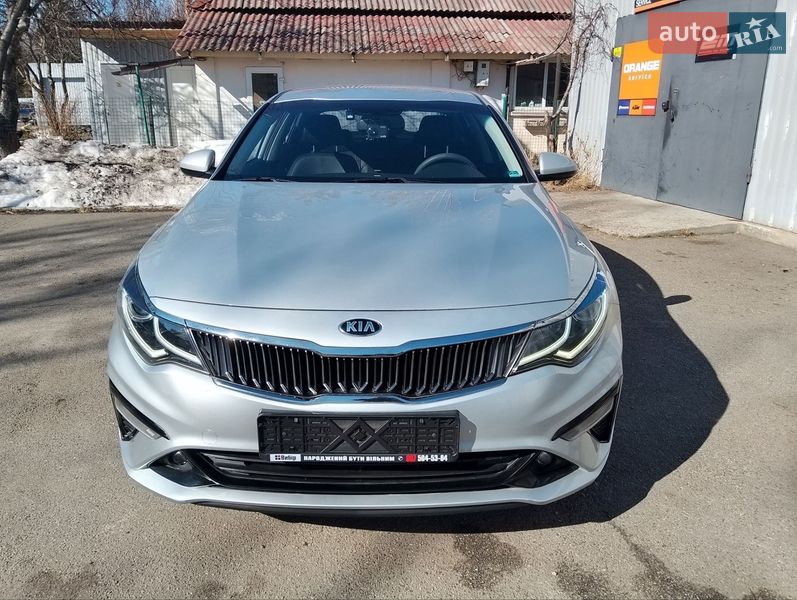 Седан Kia K5 2018 в Киеве