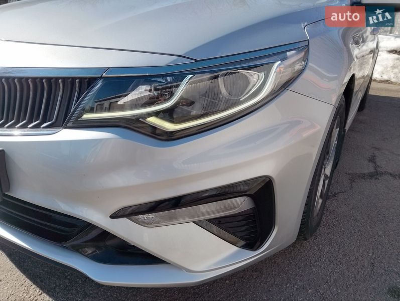 Седан Kia K5 2018 в Киеве