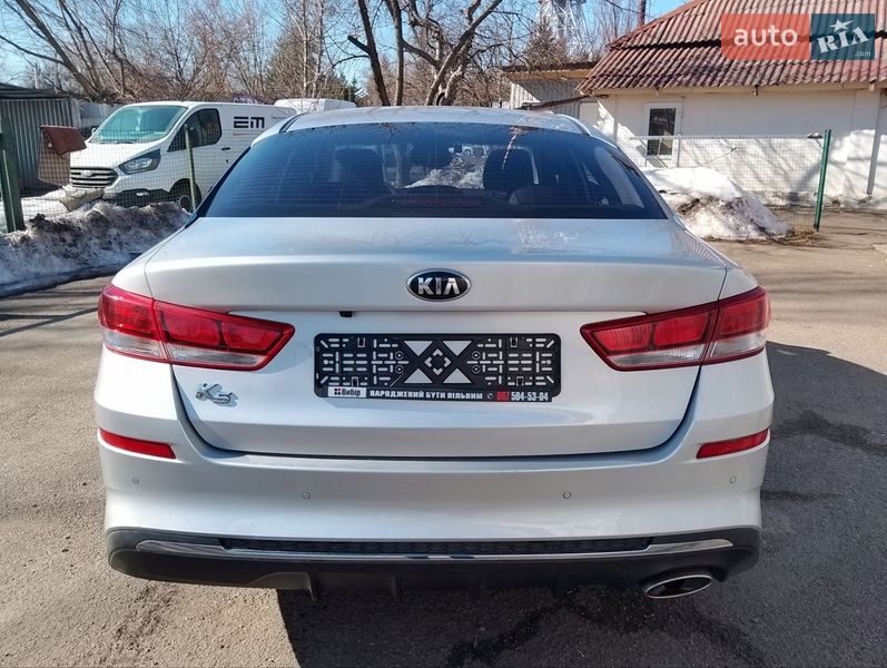 Седан Kia K5 2018 в Киеве