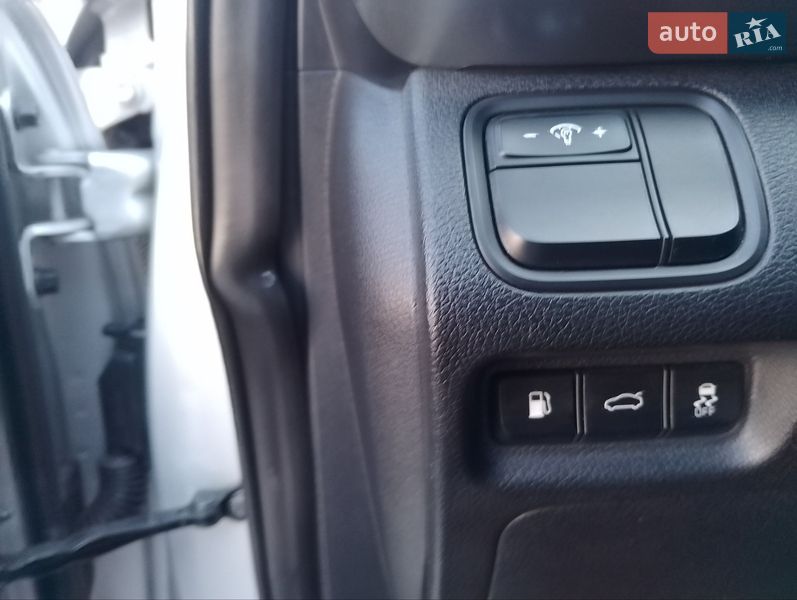 Седан Kia K5 2018 в Киеве