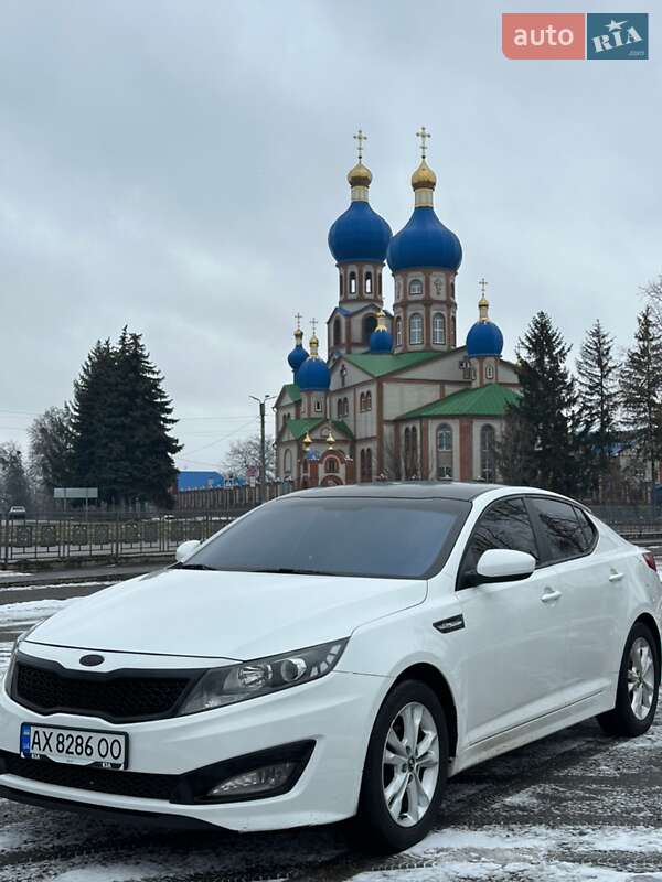 Седан Kia K5 2011 в Первомайске