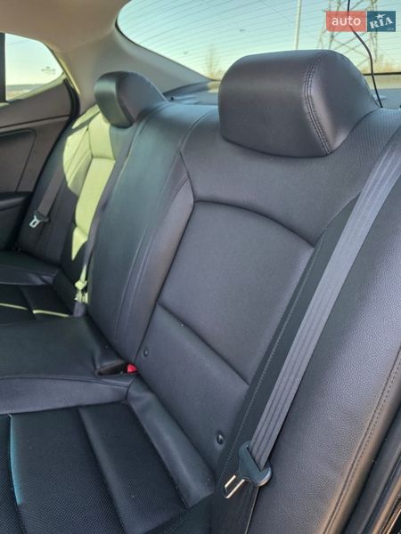 Седан Kia K5 2014 в Ірпені